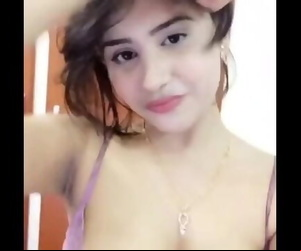 देसी chut titillating girl..