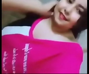 अंकिता दत्ता दिखा रहा है boobs..