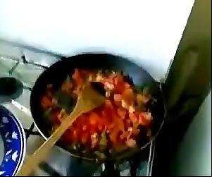 Дези бхабхи сосать while..