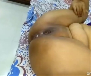 भारतीय देसी चाची enjoying..