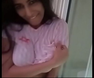 poonam 潘迪 女演员 乳头