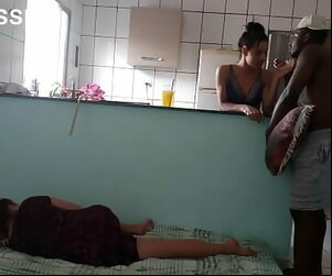 जबकि मेरे पत्नी झगड़े के साथ me..